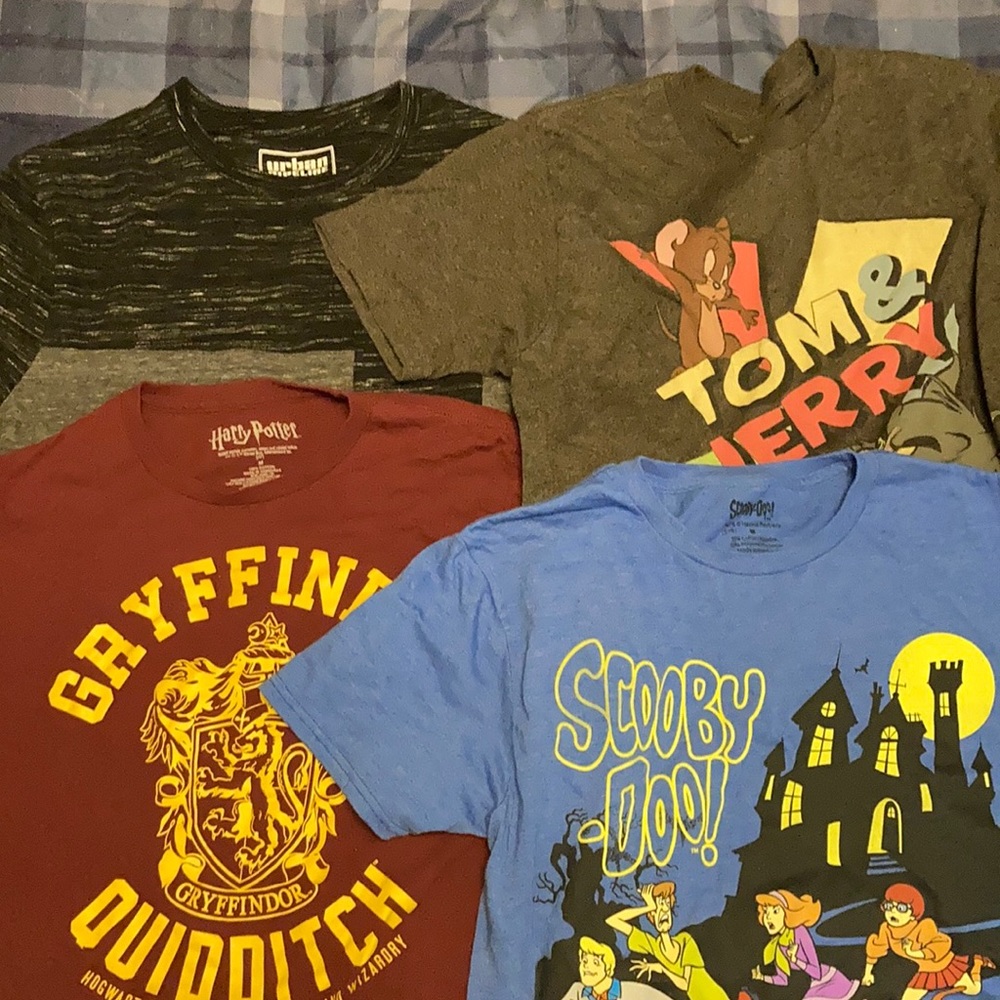 Lot 4 men graphic tees size medium Harry Potter